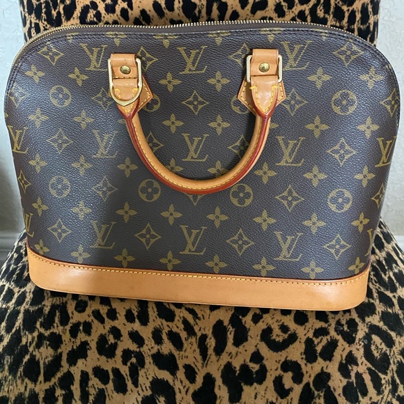 Louis Vuitton Handbags - Alma PM LV